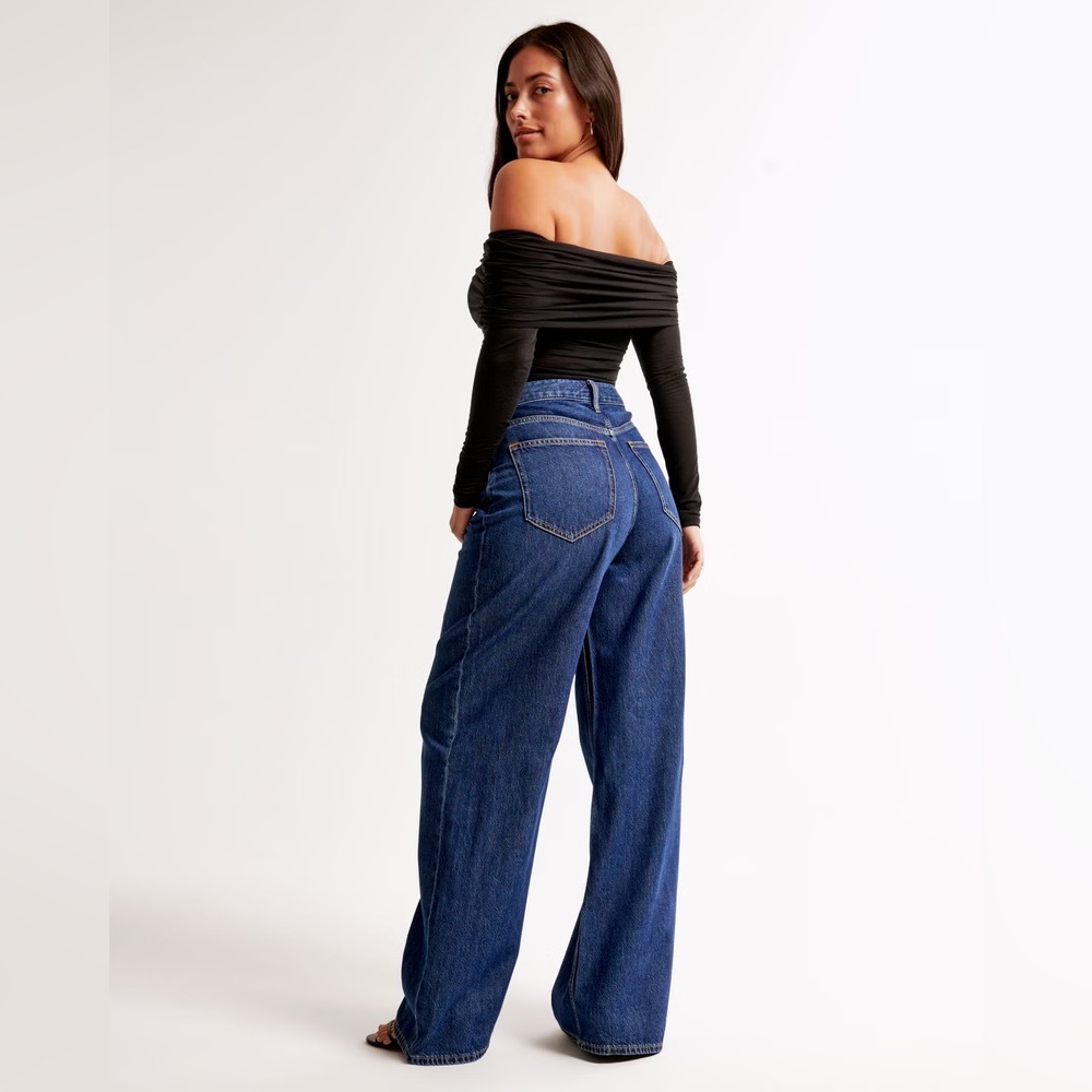 Abercrombie Curve Love High Rise Wide Leg 28 Short